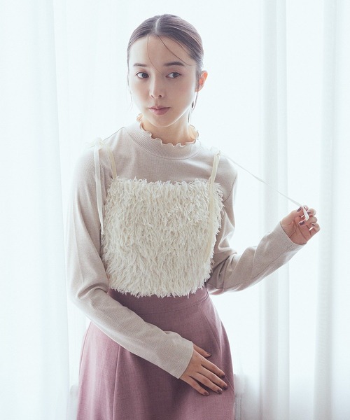 earth music&ecology（アースミュージックアンドエコロジー）の「【WEB限定】ベロアリボンフェザービスチェ（ベスト・レディース・ベージュ/アイボリー/チャコールグレー/ブルー・FREE）」の10枚目の写真