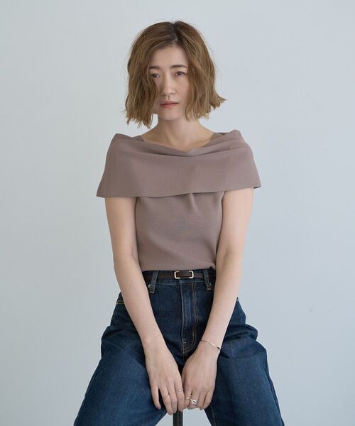 YECCA VECCA（イェッカヴェッカ）の「オフショルニット（ニット/セーター・レディース・ベージュ/ブラック/ブルー・FREE）」の6枚目の写真