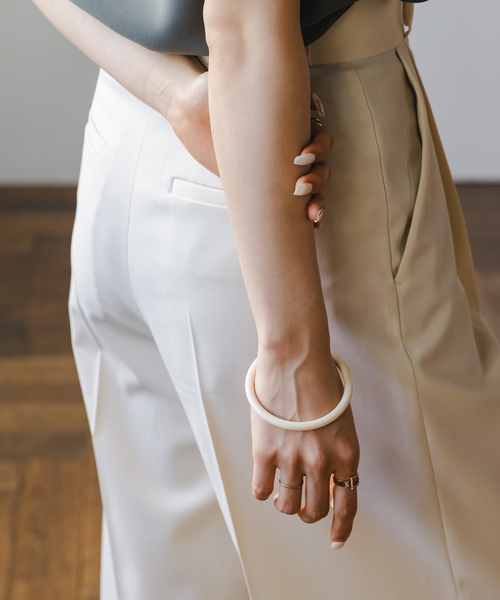 Noble（ノーブル）の「WAEKURA/ワエクラ バングル（バングル/リストバンド・レディース・アイボリー/ブラウン・FREE）」の2枚目の写真