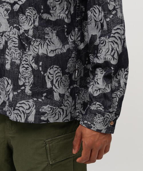 AVIREX（アヴィレックス）の「《SOUVENIR COLLECTION》SUKA SHIRTS "100 TIGER" / スカ長袖シャツ "100トラ" / AVIREX / アヴィレックス（シャツ/ブラウス・メンズ・グレー/ネイビー・XX-LARGE/X-LARGE/LARGE/MEDIUM）」の8枚目の写真