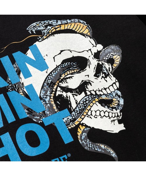 CALEE（キャリー）の「SNAKE SKULL LOGO DROP L/S TEE ＜EXCLUSIVE＞（Tシャツ/カットソー・メンズ・ブラック×ブルー・MEDIUM/LARGE/X-LARGE/XX-LARGE）」の4枚目の写真