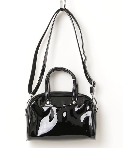 adidas（アディダス）の「adidas adicolor MINI BOWLING BAG アディダス アディカラー ミニボウリングバッグ（ハンドバッグ・メンズ・ブラック/ブラウン/ピンク・ONE SIZE）」の4枚目の写真