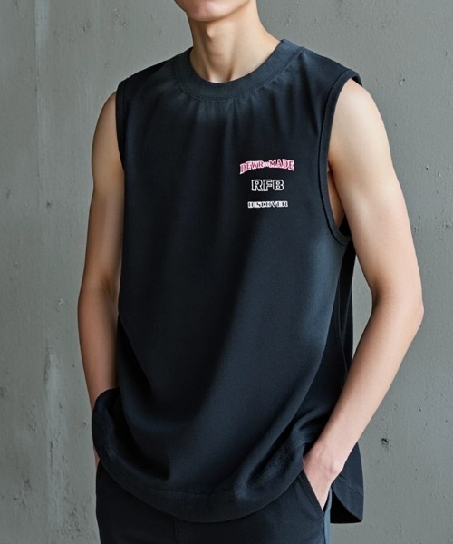 A'GEM9(エージェムナイン)の「A'GEM/9 × .kom 『HEHUI』 ヴィンテージロゴプリントノースリーブ(Tシャツ/カットソー・メンズ・オフホワイト/ブラック・M)」の13枚目の写真