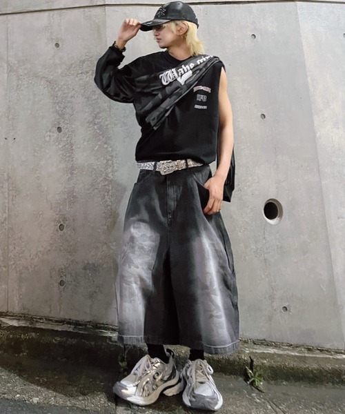 A'GEM9(エージェムナイン)の「A'GEM/9 × .kom 『HEHUI』 ヴィンテージロゴプリントノースリーブ(Tシャツ/カットソー・メンズ・オフホワイト/ブラック・M)」の4枚目の写真