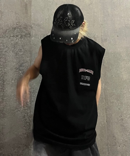 A'GEM9(エージェムナイン)の「A'GEM/9 × .kom 『HEHUI』 ヴィンテージロゴプリントノースリーブ(Tシャツ/カットソー・メンズ・オフホワイト/ブラック・M)」の3枚目の写真