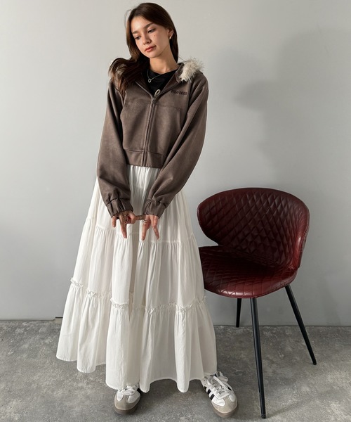 mily bilet(ミウィビレット)の「【mily bilet】ふわっと華やか、羽織って甘辛♪フードファー付きスエードポンチパーカー(ショート丈)(ブルゾン・レディース・ブラック/ブラウン・X-LARGE/LARGE/MEDIUM/SMALL)」の20枚目の写真