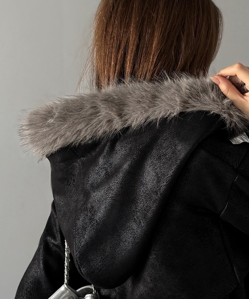 mily bilet(ミウィビレット)の「【mily bilet】ふわっと華やか、羽織って甘辛♪フードファー付きスエードポンチパーカー(ショート丈)(ブルゾン・レディース・ブラック/ブラウン・X-LARGE/LARGE/MEDIUM/SMALL)」の21枚目の写真