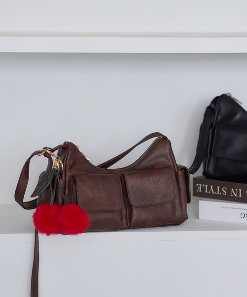 VIS（ビス）の「チェリーファーチャーム（キーホルダー・レディース・レッド/ピンク・FREE）」の4枚目の写真