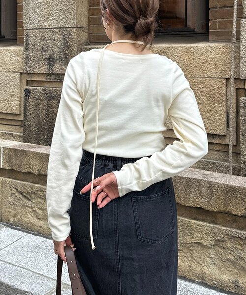 Thevon（ゼボン）の「チョーカー付きVネックリブプルオーバー（Tシャツ/カットソー・レディース・ブラウン/オフホワイト/ブラック・FREE）」の7枚目の写真