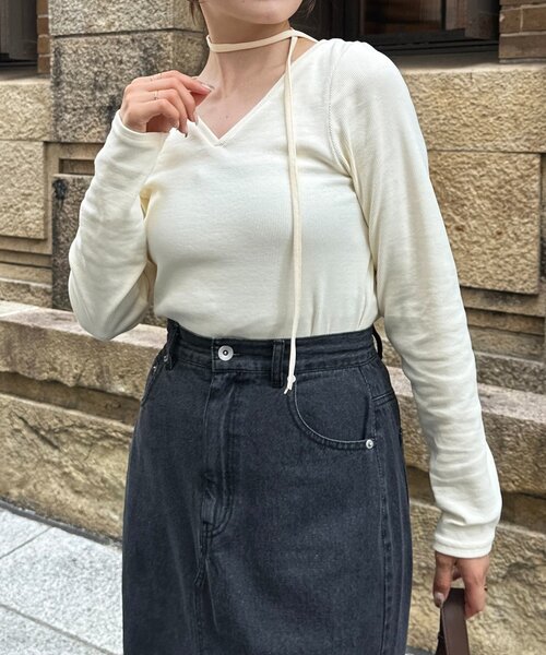 Thevon（ゼボン）の「チョーカー付きVネックリブプルオーバー（Tシャツ/カットソー・レディース・ブラウン/オフホワイト/ブラック・FREE）」の9枚目の写真