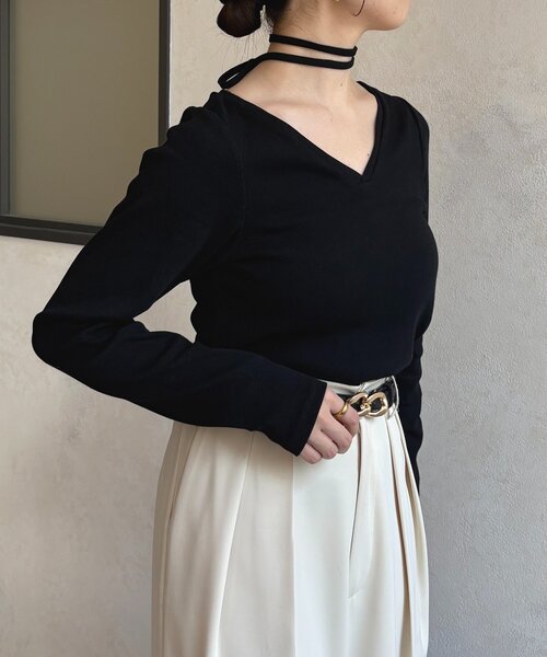Thevon（ゼボン）の「チョーカー付きVネックリブプルオーバー（Tシャツ/カットソー・レディース・ブラウン/オフホワイト/ブラック・FREE）」の22枚目の写真