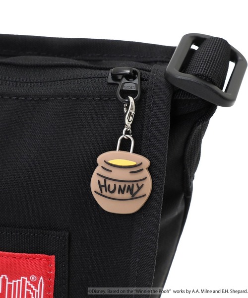 Manhattan Portage（マンハッタンポーテージ）の「Manhattan Portage/マンハッタンポーテージ ショルダーバック "くまのぷーさん" NYLON MESSENGER BAG JR SLIM POOH MP1605JRSFZPPH（ショルダーバッグ・メンズ・ブラック×レッド・FREE）」の16枚目の写真