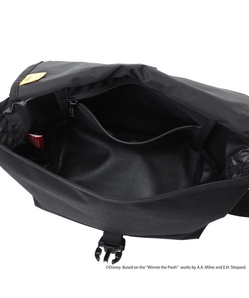 Manhattan Portage（マンハッタンポーテージ）の「Manhattan Portage/マンハッタンポーテージ ショルダーバック "くまのぷーさん" NYLON MESSENGER BAG JR SLIM POOH MP1605JRSFZPPH（ショルダーバッグ・メンズ・ブラック×レッド・FREE）」の13枚目の写真