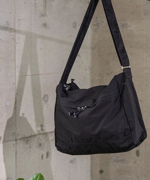 GLOBAL WORK（グローバルワーク）の「キャンバスショルダー/588006（ショルダーバッグ・メンズ・ブラウン系/ブラック/アイボリー・ONE SIZE）」の2枚目の写真