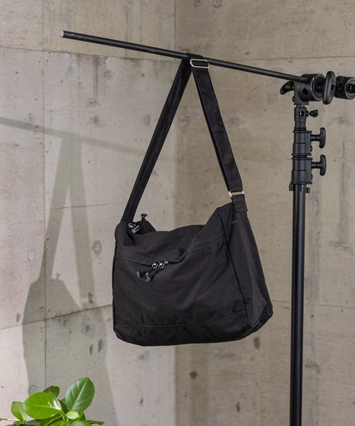 GLOBAL WORK（グローバルワーク）の「キャンバスショルダー/588006（ショルダーバッグ・メンズ・ブラウン系/ブラック/アイボリー・ONE SIZE）」の4枚目の写真