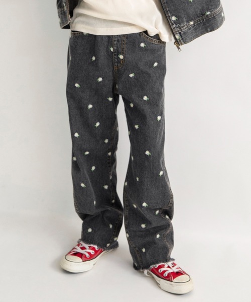 EDWIN（エドウィン）の「【Ou? by EDWIN】フラワー刺繍デニムカーブパンツ（デニムパンツ・キッズ・ブラック/ブルー・130/90/120/110/100/140/150）」の2枚目の写真