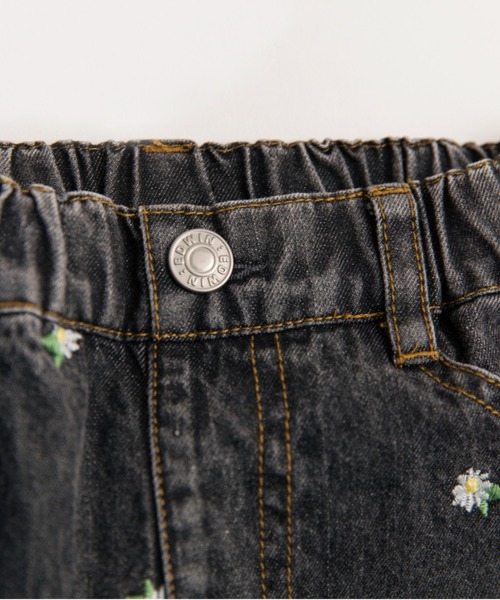 EDWIN（エドウィン）の「【Ou? by EDWIN】フラワー刺繍デニムカーブパンツ（デニムパンツ・キッズ・ブラック/ブルー・130/90/120/110/100/140/150）」の15枚目の写真