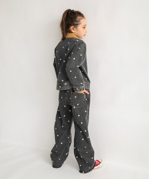 EDWIN（エドウィン）の「【Ou? by EDWIN】フラワー刺繍デニムカーブパンツ（デニムパンツ・キッズ・ブラック/ブルー・130/90/120/110/100/140/150）」の7枚目の写真