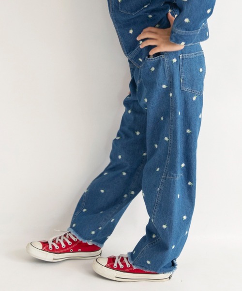 EDWIN（エドウィン）の「【Ou? by EDWIN】フラワー刺繍デニムカーブパンツ（デニムパンツ・キッズ・ブラック/ブルー・130/90/120/110/100/140/150）」の8枚目の写真