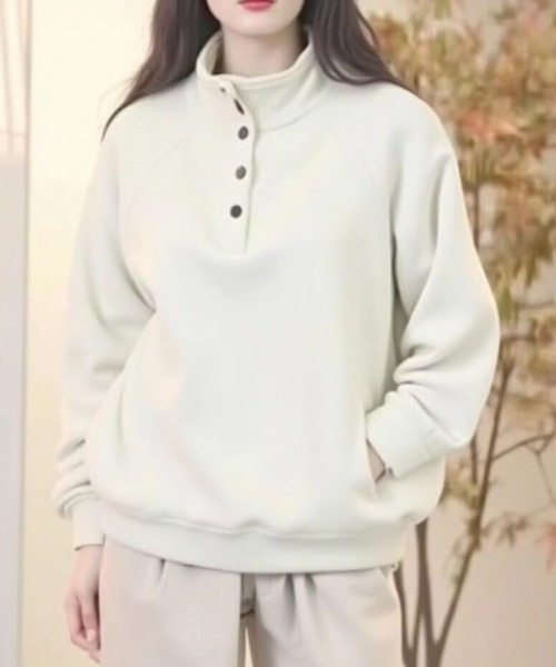 cammie(キャミー)の「スタンドカラーボタンデザインプルオーバー(ニット/セーター・レディース・ブラック/ブラウン/オフホワイト・L/M)」の1枚目の写真