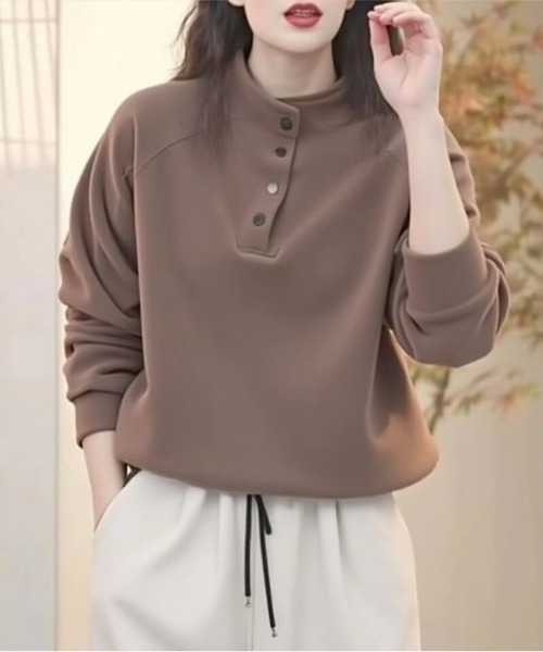 cammie(キャミー)の「スタンドカラーボタンデザインプルオーバー(ニット/セーター・レディース・ブラック/ブラウン/オフホワイト・L/M)」の6枚目の写真