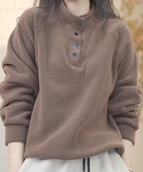 cammie(キャミー)の「スタンドカラーボタンデザインプルオーバー(ニット/セーター・レディース・ブラック/ブラウン/オフホワイト・L/M)」の8枚目の写真