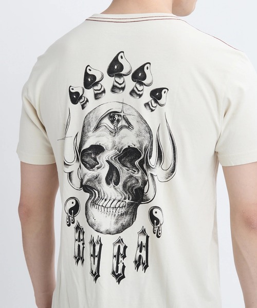 RVCA(ルーカ)の「RVCA メンズ BENJ ALL SEEING SS Tシャツ 【2025年秋冬モデル】/ルーカバックプリント半袖Tシャツ(Tシャツ/カットソー・メンズ・オフホワイト/ブラック系その他・LARGE/SMALL/MEDIUM/X-LARGE)」の7枚目の写真