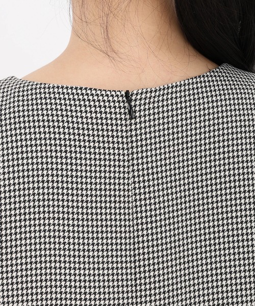 STRAWBERRY-FIELDS（ストロベリーフィールズ）の「プルックツイル/ウーリー千鳥_キーネックジャンパースカート（ジャンパースカート・レディース・ハウンドトゥース/ベージュ/ローズ系/ブラック・2）」の8枚目の写真