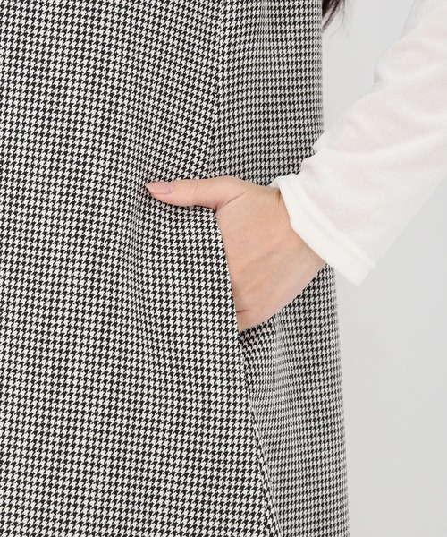 STRAWBERRY-FIELDS（ストロベリーフィールズ）の「プルックツイル/ウーリー千鳥_キーネックジャンパースカート（ジャンパースカート・レディース・ハウンドトゥース/ベージュ/ローズ系/ブラック・2）」の9枚目の写真