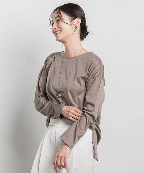 LAUTREAMONT(ロートレアモン)の「【WEB限定】汗じみ防止スムースロングTシャツ ≪洗える/接触冷感≫(Tシャツ/カットソー・レディース・チャコールグレー/ブラック/キャメル/レッド/ベージュ/ホワイト・7号/9号/11号)」の5枚目の写真