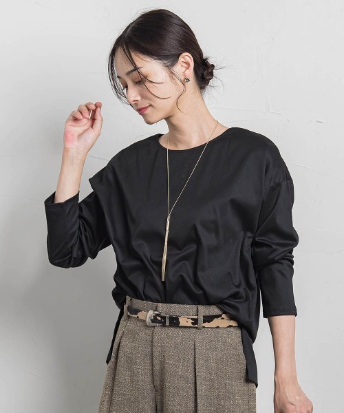 LAUTREAMONT(ロートレアモン)の「【WEB限定】汗じみ防止スムースロングTシャツ ≪洗える/接触冷感≫(Tシャツ/カットソー・レディース・チャコールグレー/ブラック/キャメル/レッド/ベージュ/ホワイト・7号/9号/11号)」の2枚目の写真