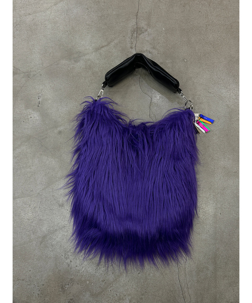 Cheek(チーク)の「【cheek/チーク】monster one shoulder/ファーバッグ/ショルダーバッグ/ユニセックス【WEB限定】(ショルダーバッグ・メンズ・サックスブルー/イエロー/パープル/ピンク・フリー)」の11枚目の写真