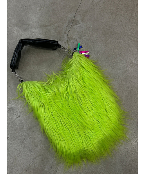 Cheek(チーク)の「【cheek/チーク】monster one shoulder/ファーバッグ/ショルダーバッグ/ユニセックス【WEB限定】(ショルダーバッグ・メンズ・サックスブルー/イエロー/パープル/ピンク・フリー)」の17枚目の写真