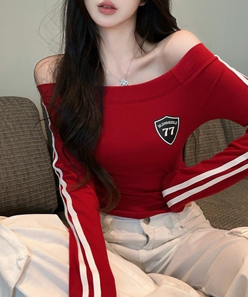 LYEON(リヨン)の「前後2way袖ラインナンバリングオフショルロンT(Tシャツ/カットソー・レディース・ブラック/オフホワイト/レッド・FREE)」の9枚目の写真