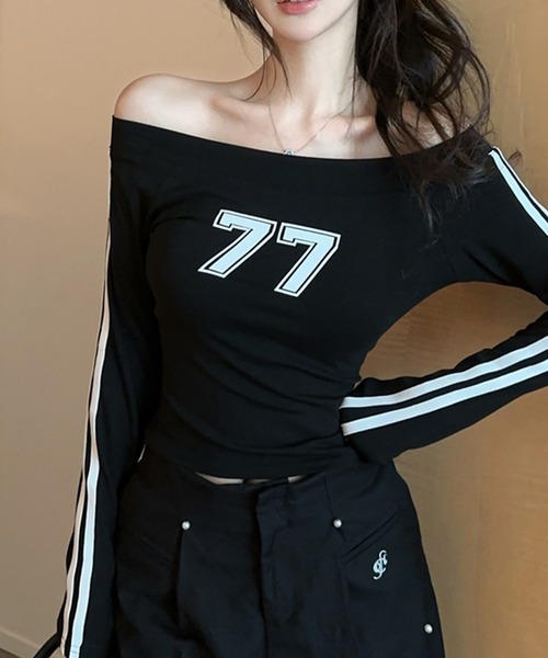 LYEON(リヨン)の「前後2way袖ラインナンバリングオフショルロンT(Tシャツ/カットソー・レディース・ブラック/オフホワイト/レッド・FREE)」の21枚目の写真