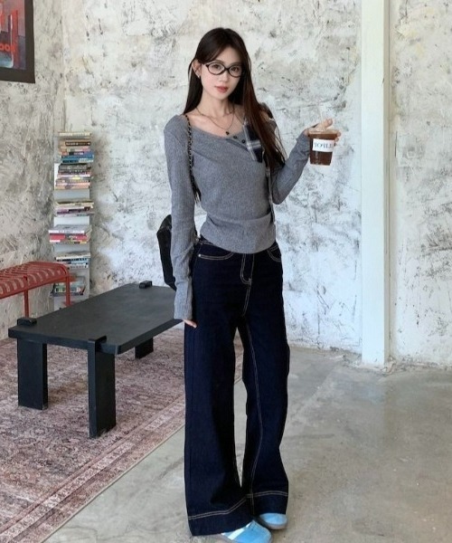 Sibra（シブラ）の「チェックリボン付きアシンメトリーネックリブトップス（Tシャツ/カットソー・レディース・ブラック/グレー・M）」の7枚目の写真