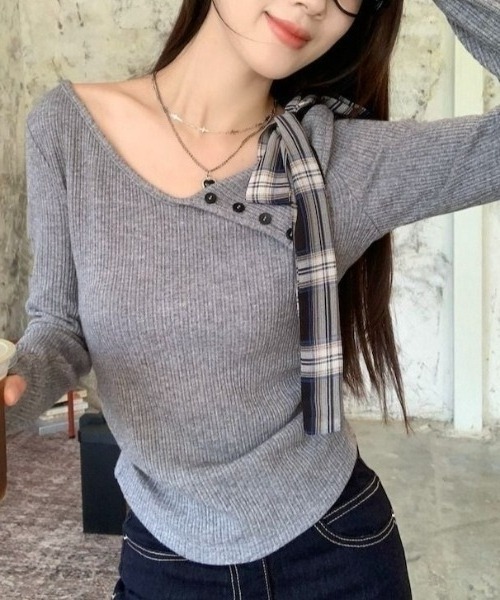 Sibra（シブラ）の「チェックリボン付きアシンメトリーネックリブトップス（Tシャツ/カットソー・レディース・ブラック/グレー・M）」の14枚目の写真