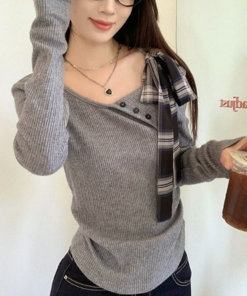 Sibra（シブラ）の「チェックリボン付きアシンメトリーネックリブトップス（Tシャツ/カットソー・レディース・ブラック/グレー・M）」の17枚目の写真