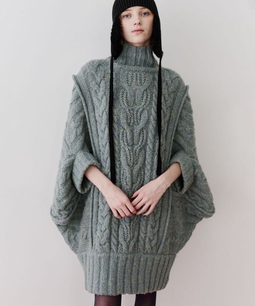 LA BELLE ETUDE(ラベルエチュード)の「ケイブルBIGニットワンピース(ワンピース・レディース・グリーン/ホワイト/グレー/ブラック・FREE)」の4枚目の写真