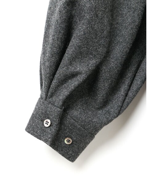 mizuiroind（ミズイロインド）の「mizuiro ind ウールブレンドバルーンスリーブチュニックシャツ（シャツ/ブラウス・レディース・その他1/チャコールグレー/ブラウン系その他・FREE）」の21枚目の写真