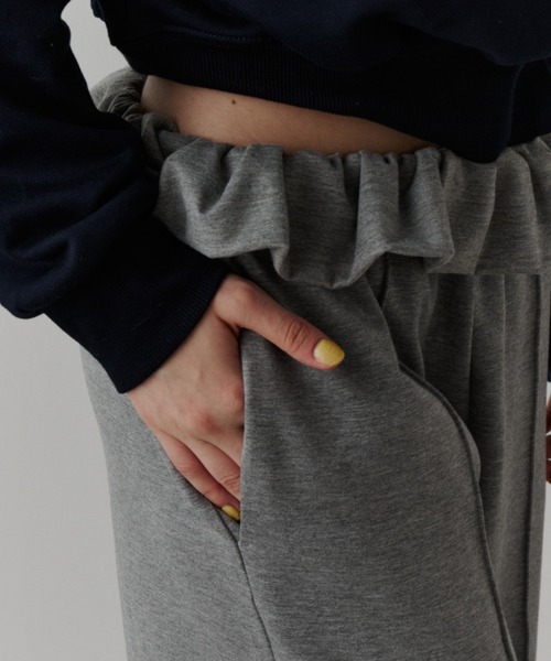 bita.（ビタ）の「ラッフルデザイン 裏起毛カットパンツ（その他パンツ・レディース・グレー/ブラック・FREE）」の4枚目の写真