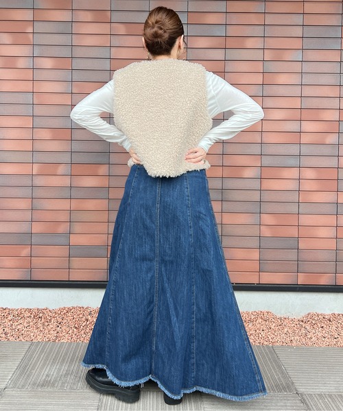 CURA CLOSET（キュラ クローゼット）の「【loverara.loverara select】フェイク ボアベスト（ベスト・レディース・ブラック/ブラウン/チャコール/ベージュ・フリー）」の14枚目の写真