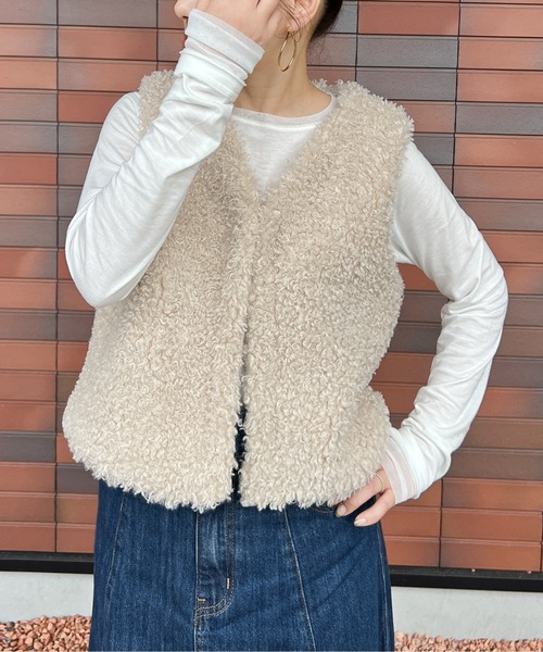 CURA CLOSET（キュラ クローゼット）の「【loverara.loverara select】フェイク ボアベスト（ベスト・レディース・ブラック/ブラウン/チャコール/ベージュ・フリー）」の10枚目の写真