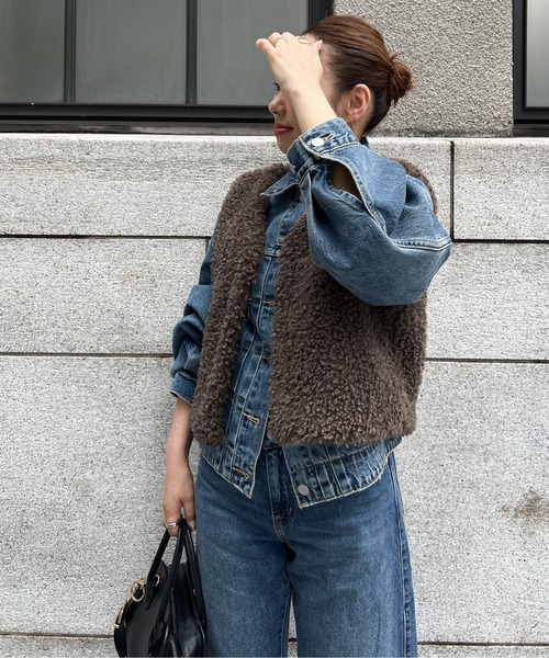 CURA CLOSET（キュラ クローゼット）の「【loverara.loverara select】フェイク ボアベスト（ベスト・レディース・ブラック/ブラウン/チャコール/ベージュ・フリー）」の6枚目の写真