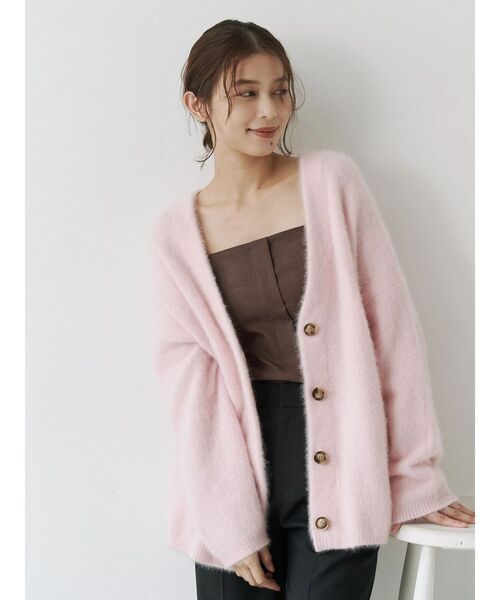 TONAL（トーナル）の「PREMIUM FOX×CASHMERE Vネックカーディガン（カーディガン/ボレロ・レディース・オフホワイト/グレー/ライトブルー/ピンク/ベージュ・MEDIUM）」の5枚目の写真