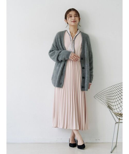 TONAL（トーナル）の「PREMIUM FOX×CASHMERE Vネックカーディガン（カーディガン/ボレロ・レディース・オフホワイト/グレー/ライトブルー/ピンク/ベージュ・MEDIUM）」の22枚目の写真