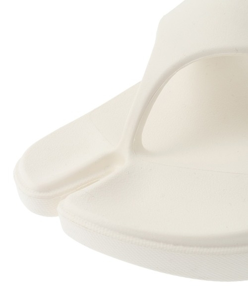 CLANE(クラネ)の「Paes FLIP FLOP(サンダル・レディース・ホワイト・S)」の4枚目の写真