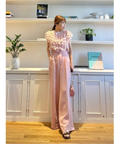 LOULOU WILLOUGHBY(ルルウィルビー)の「【LOULOU WILLOUGHBY】ダブルクロスハイウエストサロペットパンツ(その他パンツ・レディース・ブラック/オフホワイト/ピンク・1/2)」の6枚目の写真