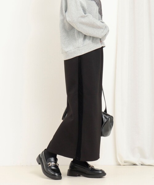 fredy couleur（フレディクルール）の「シアーベロアサイドライン切替タイトスカート（スカート・レディース・ブラウン/ブラック/アイボリー・38）」の2枚目の写真