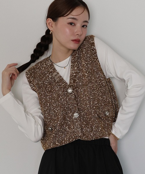 J by blue(ジェイバイブルー)の「ニュアンスボタンメランジニットベスト(ベスト・レディース・ブラック/ベージュ/ブラウン・MEDIUM)」の21枚目の写真